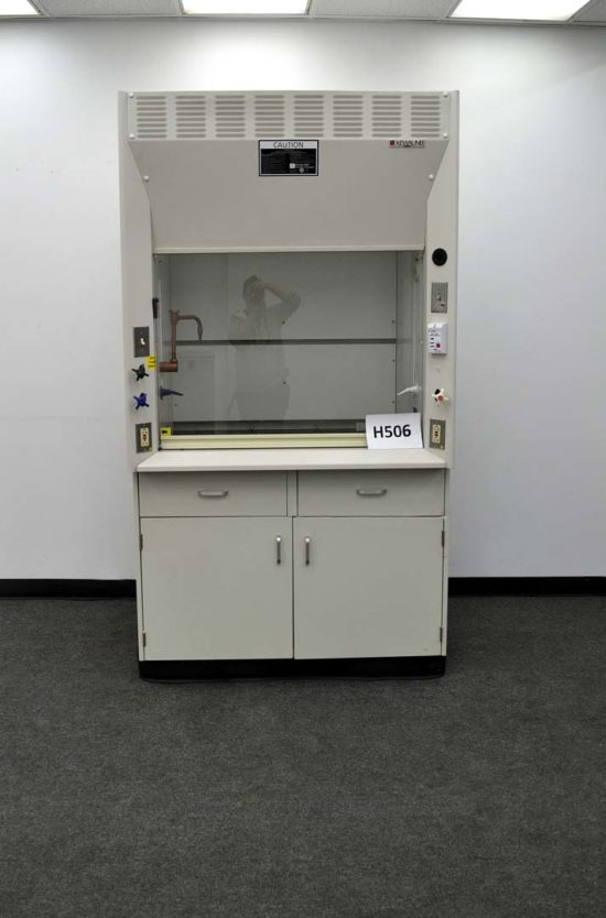 4' Kewaunee Fume Hood - Image 11