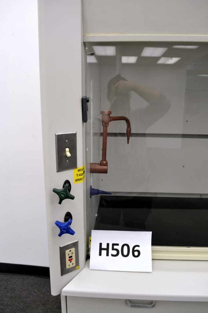 4' Kewaunee Fume Hood National Laboratory Sales
