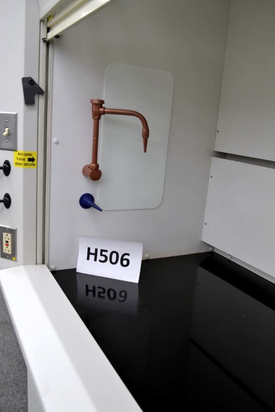 4' Kewaunee Fume Hood - Image 8