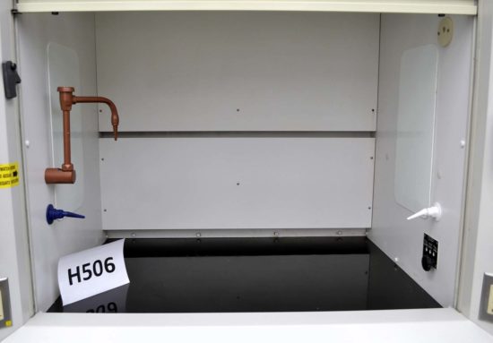 4' Kewaunee Fume Hood - Image 9